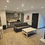 Apartamento La Tour Des Graffitis -t2-wi-fi Sedán