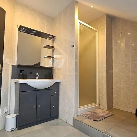 Appartement La Tour Des Graffitis -t2-wi-fi *
